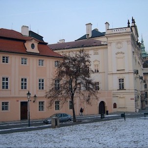 Arcibiskupský palác ze západu