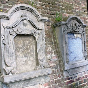 náhrobky hřbitova