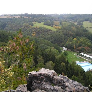 Divoká Šárka - pohled na koupaliště