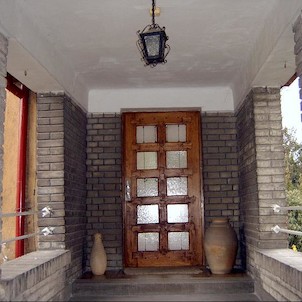 Vchod do domu Karla Čapka
