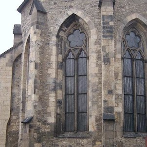 Okna u kostela Sv.Františka