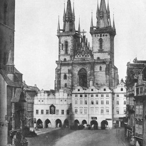 Staroměstské náměstí a  Týnský chrám v roce 1856