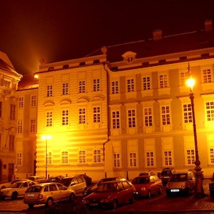 Palác v noci