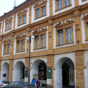 Malostranská Beseda - Malostranské náměstí