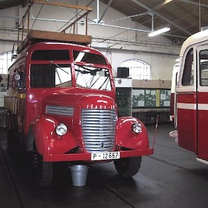 Muzeum MHD 17, V tramvajové vozovně v Praze - Střešovicích se nachází jedinečná sbírka památek z historie městské hromadné dopravy v hlavním městě České republiky. Stálou expozici