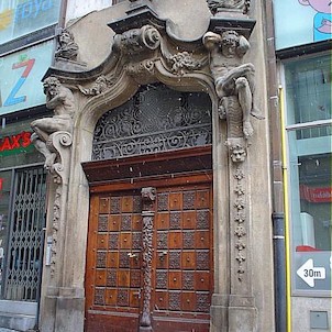 zachráněný barokní portál