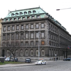 Petschkův palác