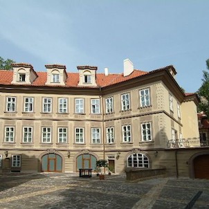 Kolovratský palác