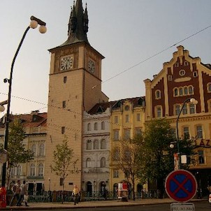 technologie Staroměstské vodárny, První zmínky o technologii Staroměstské vodárny jsou z roku 1636, kdy bylo zařízení po požáru opraveno dřevěným a olověným potrubím a byla instalována nová pánev na vodu. V roce 1784 přestala vodárna na čas pracovat násle