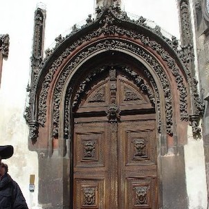 Staroměstské náměstí, Staroměstská radnice - gotický portál Wolfínova domu