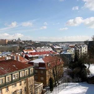 Pohled na Nuselský most a údolí z Všegradu