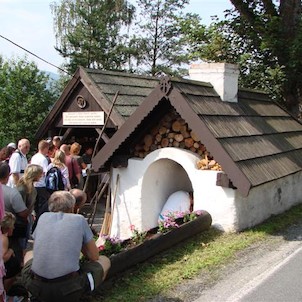 Veřejná pec na chleba - tradiční pečení