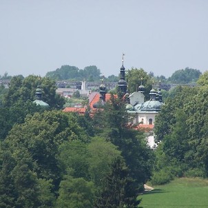 pohled z věže Kotnova, pohled na poutní kostel v Klokotech