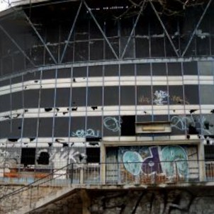 zchátralý zimní stadion Brno