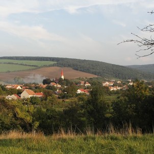 Radějov pohled ze Žerotínu