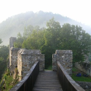 Most na předhradí