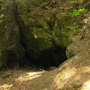 na hradě Kynžvart, v hradním příkopu