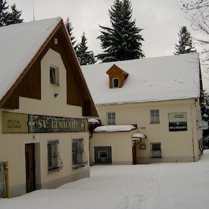 Linhart 31, Lesní kavárna a restaurace. Oblíbené výletní místo T. G. Masaryka. V blízkém okolí můžeme narazit na zbytky staveb původní osady Obora, která se nacházela na území královského loveckého revíru hradu Loket. Na tomto území byl v roce 1246 vysvěc