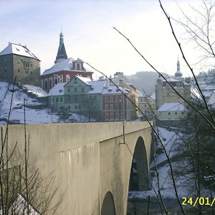 most přez řeku Ohři