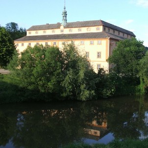 Horní Police - zámek