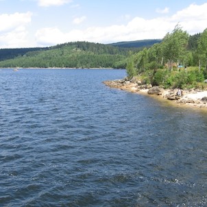 Pohled z hráze přehrady
