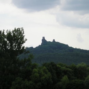 Trosky - monumentální pohled