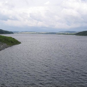Slezská Harta, Pohled na rozlehlou vodní plochu