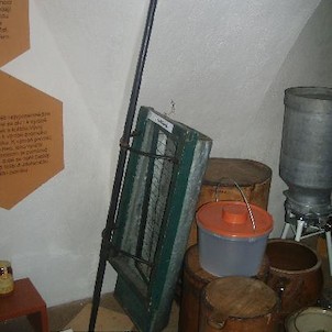 nejstarší medomet v expozici muzea včelařství
