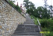 schody kolem hradeb