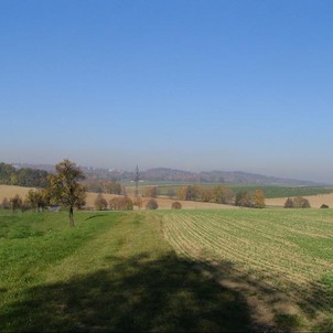 Pohled na rozhlednu od Pustějova