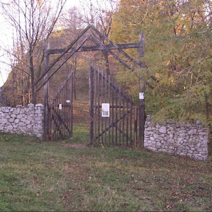 horní brána arboreta a botanické zahrady
