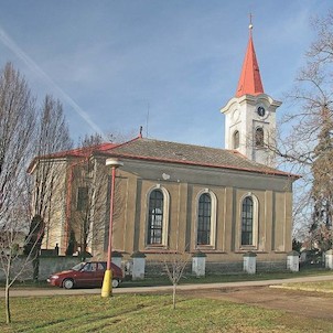 Chvaletice - evangelický kostel