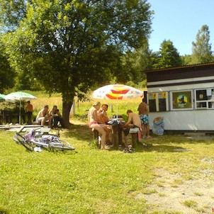 Občerstvení u koupaliště - stánek Kiosek u Roda