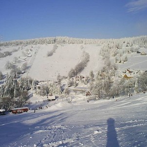 Nugget snowpark, pozadí sjezdovka Čenkovice,Vigona