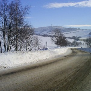 Obec Čenkovice - zima -příjezd od silnice č.11