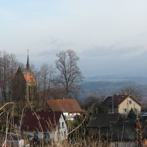 Kostelík v sousedství hradu Lanšperk