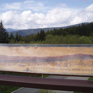 Vyhlídka od hotelu Horizont pod lanovkou