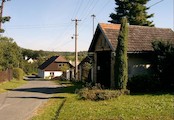 Chaloupky, V Mítově se zachovalo několik cenných roubených staveb lidové architektury