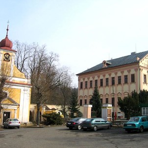 Zámek a kostel sv. Jana Nepomuckého v Liblíně