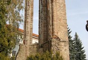 Troska presbytáře gotického klášterního kostela minoritů, troska presbytáře gotického klášterního kostela minoritů na Karlově