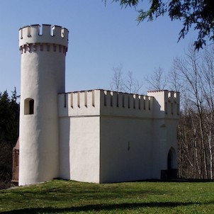 Starý hrad v zámeckém parku