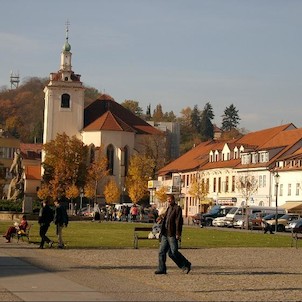 Pohled z východu, z Husova náměstí