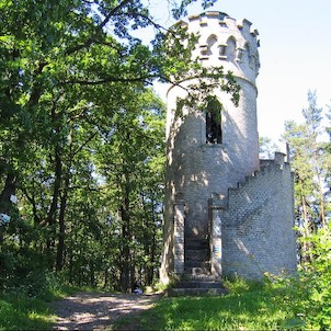 Rozhledna Děd, Krásná zděná rozhledna, žádná plechová příšera.