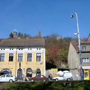 Z Plzeňské ulice, pohled na Městskou Horu z jihu, z Plzeňské ulice