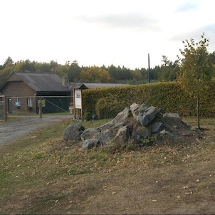 Skanzen Lhota, Seznámení s historií a současností výroby dřevěného uhlí