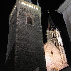 zvonice, zvonice chrámu z přelomu 15. a 16. století, dnes její ochoz zpřístupněn veřejnosti