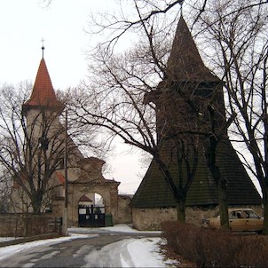 kostel a zvonice