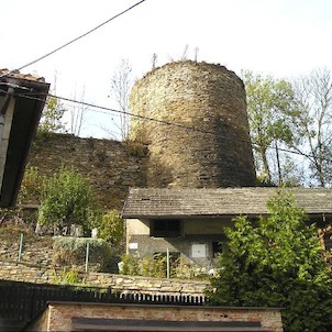 Dochovaná hradní věž