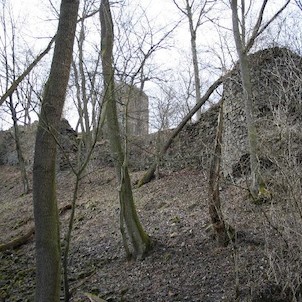 Zřícenina hradu Týřov, Původní hrad byl hodně rozlehlý