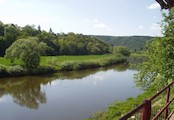 pohled z Barandovských teras restaurace na řeku